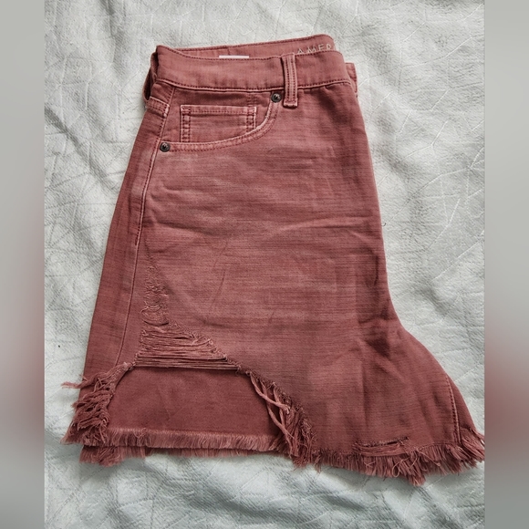 American Eagle Highest Rise Mom Shorts - Picture 4 of 10